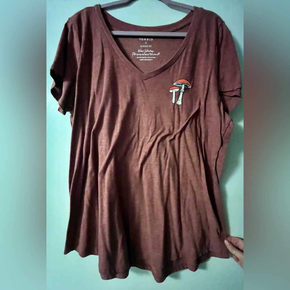 Torrid Red/Brown V-Neck Tee with Mushroom Accent